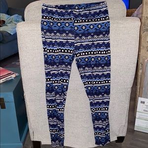Super soft tribal print leggings.